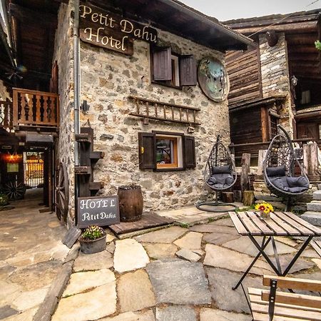 Hotel Petit Dahu - Chambres Et Restaurant Конье Экстерьер фото