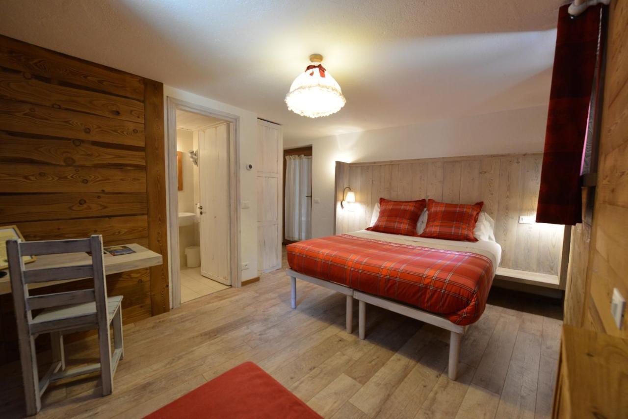 Hotel Petit Dahu - Chambres Et Restaurant Конье Экстерьер фото