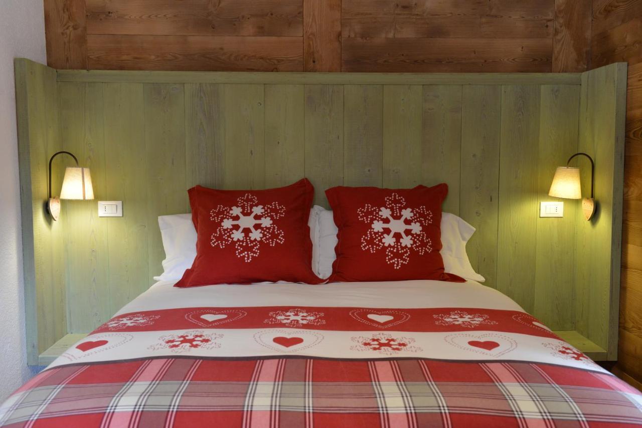 Hotel Petit Dahu - Chambres Et Restaurant Конье Экстерьер фото