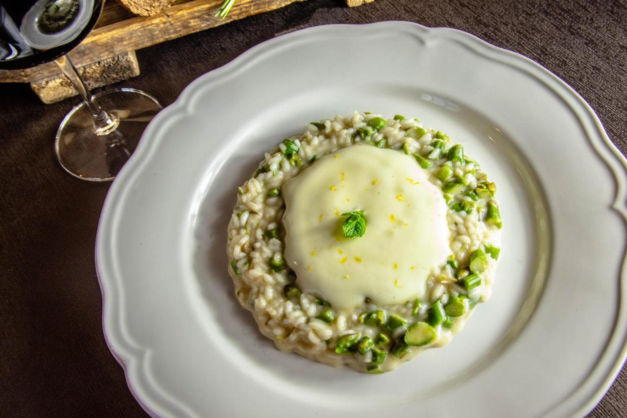 Hotel Petit Dahu - Chambres Et Restaurant Конье Экстерьер фото