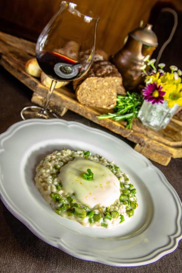 Hotel Petit Dahu - Chambres Et Restaurant Конье Экстерьер фото