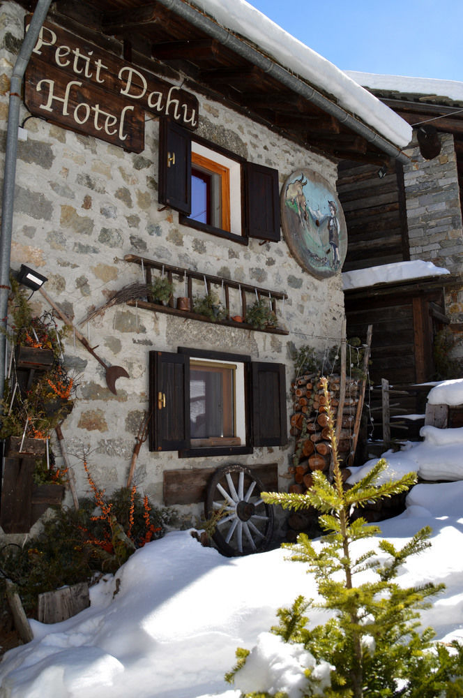 Hotel Petit Dahu - Chambres Et Restaurant Конье Экстерьер фото