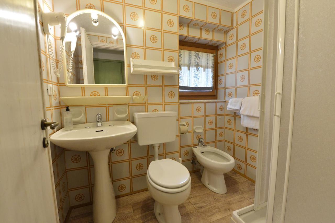 Hotel Petit Dahu - Chambres Et Restaurant Конье Экстерьер фото